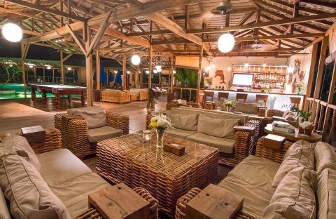 8_c6bo-voyage-plongee-indonesie-siladen-resort-and-spa-Bar-Lounge