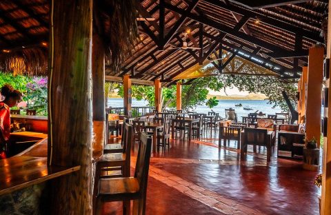 8_c6bo-voyage-plongee-madagascar-nosy-sakatia-lodge-Bar-NEW