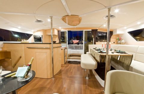 8_c6bo-voyage-plongee-polynesie-archipel-tuamotu-fakarava-croisiere-bateau-aquatiki-2-salon