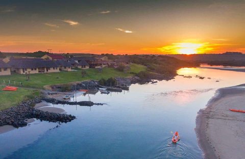 8_c6bo-voyages-plongee-afrique-du-sud-province-cap-oriental-Wavecrest-hotel-spa-aerial-view-sunrise
