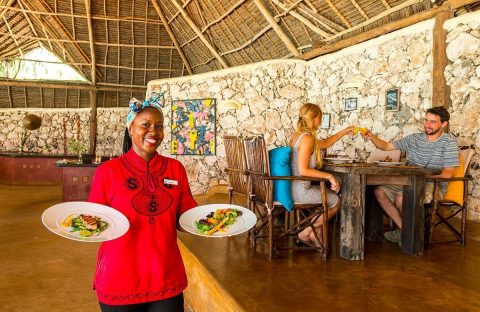 8_c6bo-voyages-plongee-tanzanie-zanzibar-sunshine-marine-lodge-restaurant-food