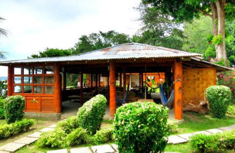 9-3-Indonesie-Lembeh-hotel-Two-Fish-Resort-Cafe2