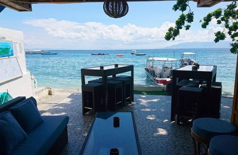 9-C6Bo-plongee-philippines-puerto-galera-resort-Relax-lounge-vue-mer