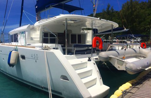 9.2_c6bo-voyage-plongee-madagascar-iles-radames-radama-islands-croisiere-oceanes-dream-catamaran-gros-plan-vue-arriere