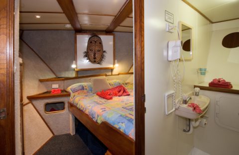 C6Bo-Voyages-Papouasie-plongee-Kimbe-MV-Febrina-boat-cabine-double