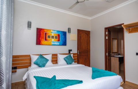 IRIS BEACH ROOM 2