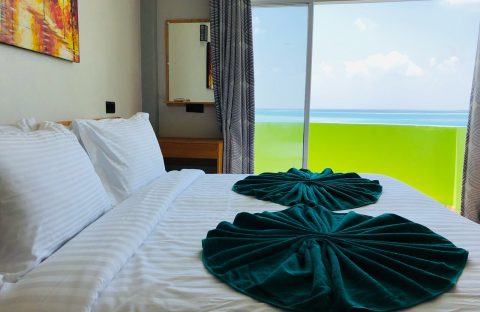 IRIS BEACH ROOM