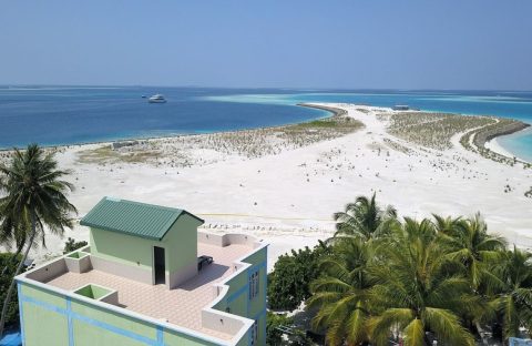 IRIS BEACH