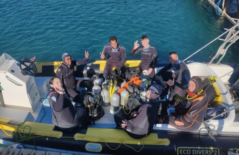 Bateau de plongée de Monkey divers